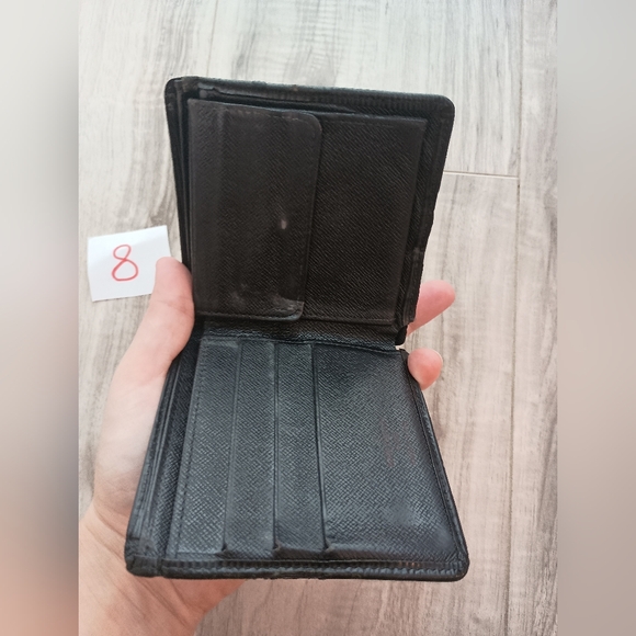 Louis Vuitton Black Epi  Bifold Wallet Men’s - Picture 5 of 10